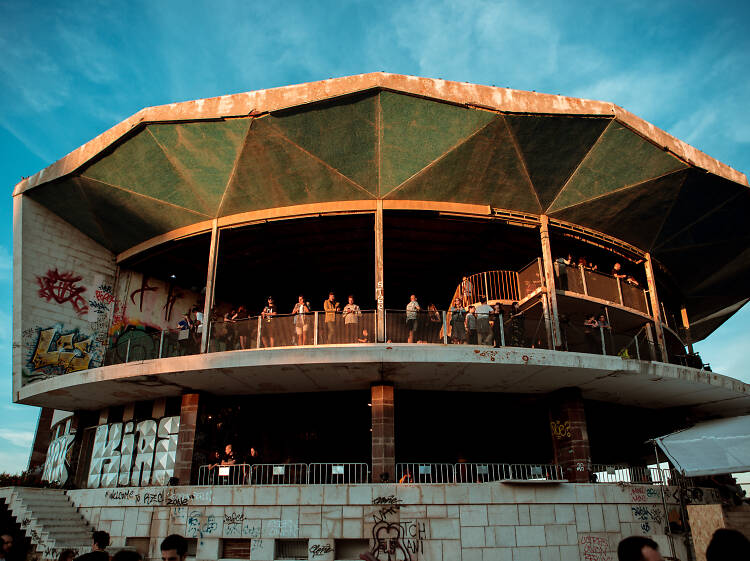 Go to Lisbon's best viewpoint Panorâmico de Monsanto